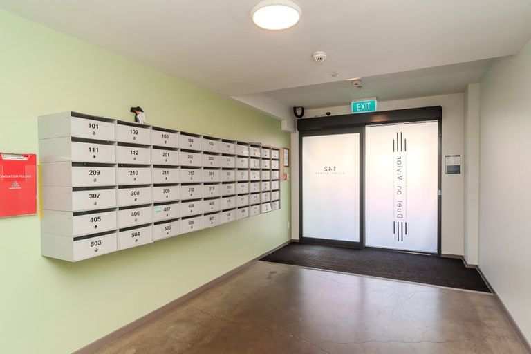 Photo of property in Dual Apartments, 406/142u Vivian Street, Te Aro, Wellington, 6011