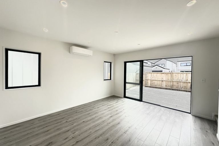 Photo of property in 137 Grove Road, Papakura, 2110