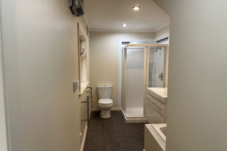 Photo of property in 42 Raroa Road, Kelburn, Wellington, 6012