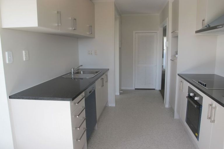 Photo of property in 15 Sheehan Road, Te Atatu South, Auckland, 0610