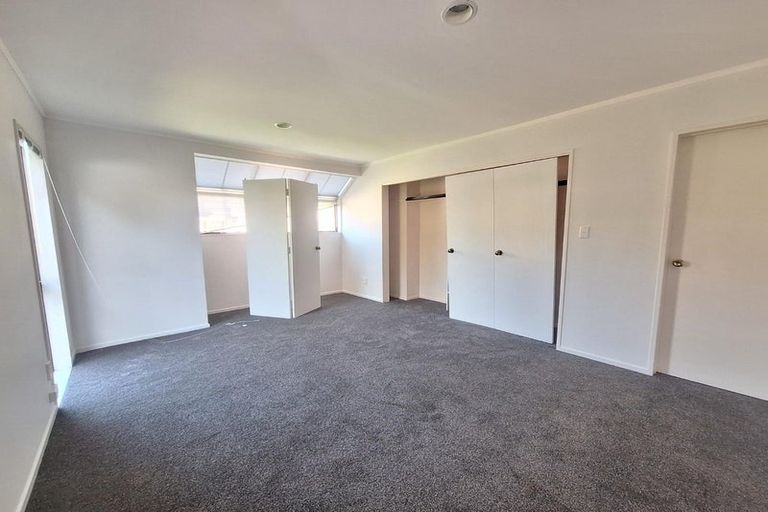 Photo of property in 1/1 Takutai Avenue, Bucklands Beach, Auckland, 2012