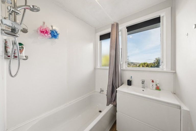 Photo of property in 9 Arene Grove, Titahi Bay, Porirua, 5022