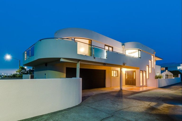 Photo of property in 24 The Esplanade, Westshore, Napier, 4110