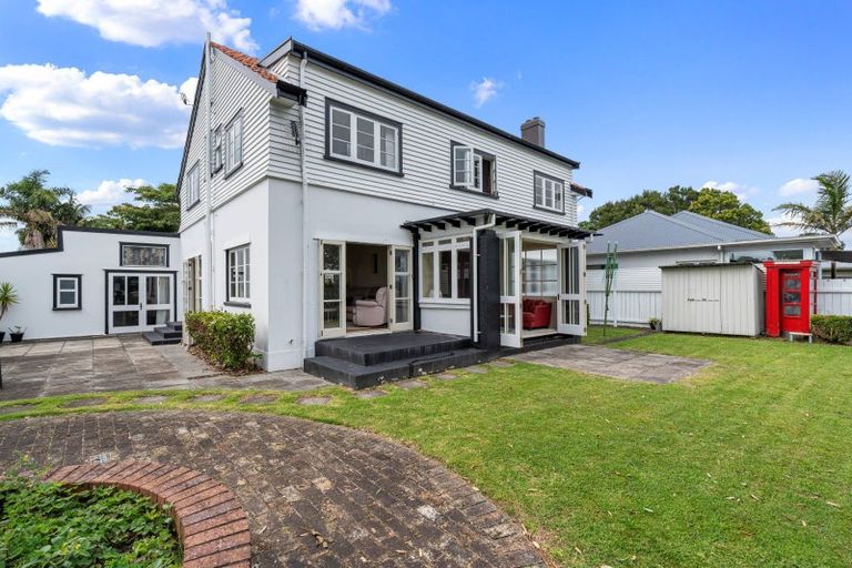 Photo of property in 15 Williams Street, Tauranga, 3110