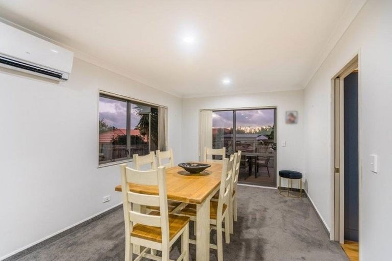 Photo of property in 6 Shearwater Rise, Paraparaumu Beach, Paraparaumu, 5032