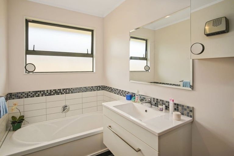 Photo of property in 7 Heath Place, Stoke, Nelson, 7011