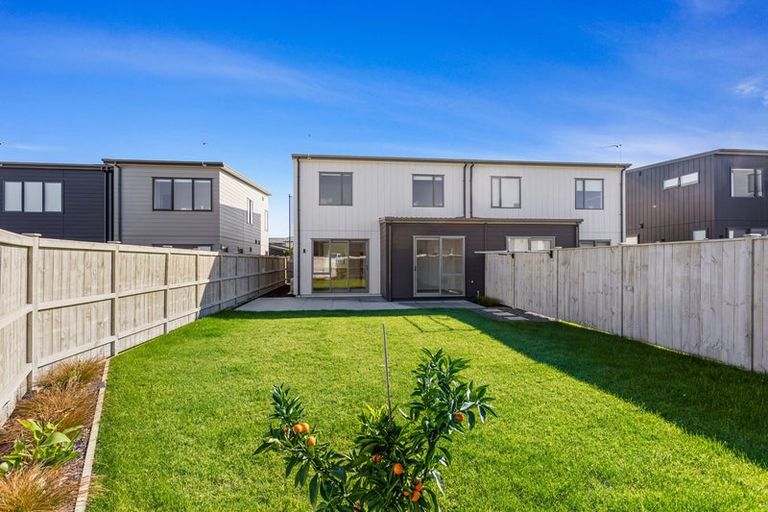 Photo of property in 104 Pepene Avenue, Takanini, 2112