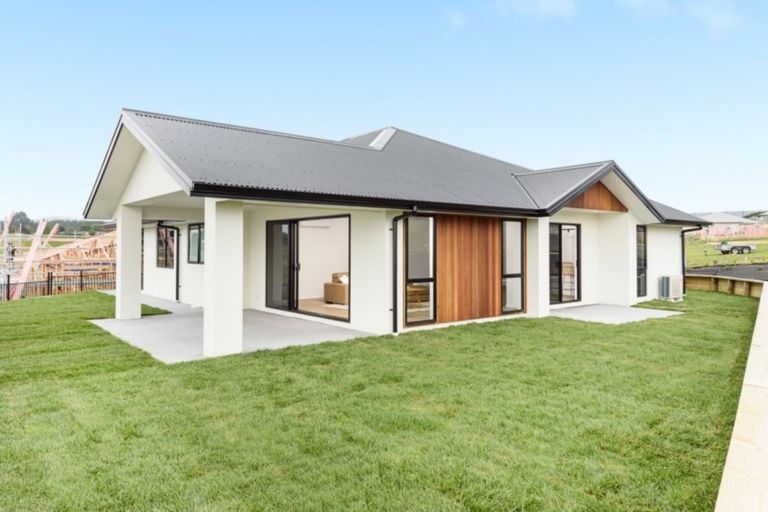 Photo of property in 4 Manotini Way, Pyes Pa, Tauranga, 3112