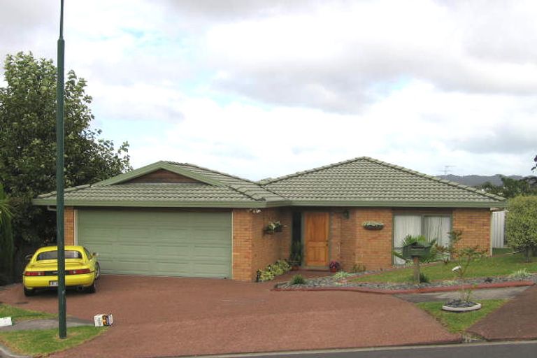 Photo of property in 4 San Pablo Way, Henderson, Auckland, 0612