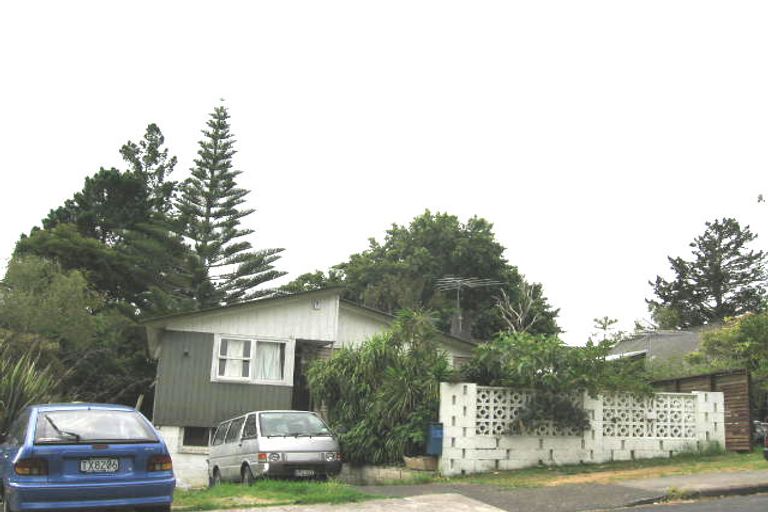 Photo of property in 24 Paramu Avenue, Birkdale, Auckland, 0626