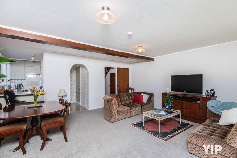 Photo of property in 10 Te Kiteroa Grove, Churton Park, Wellington, 6037