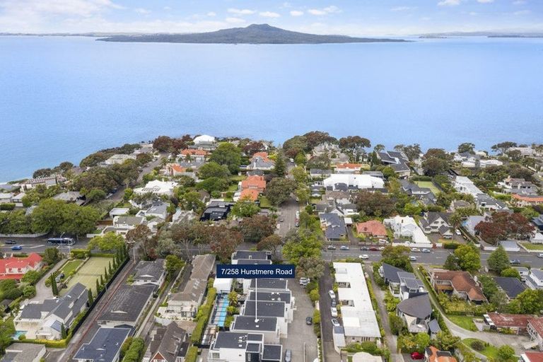 Photo of property in 7/258 Hurstmere Road, Takapuna, Auckland, 0622