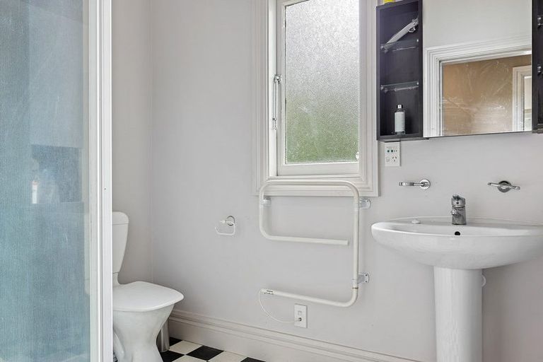 Photo of property in 100 Innes Road, St Albans, Christchurch, 8052