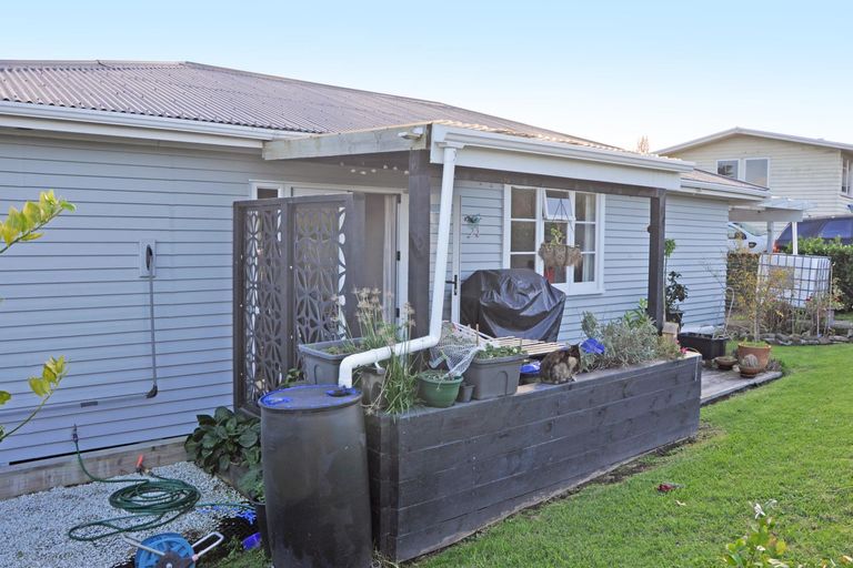 Photo of property in 38 Bickerstaffe Road, Maungaturoto, 0520