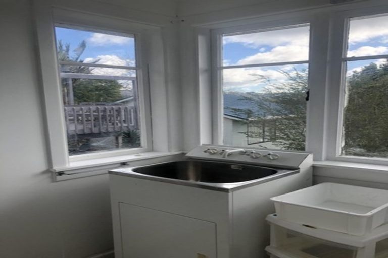 Photo of property in 131 Ocean View Road, Hillcrest, Auckland, 0627