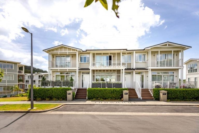 Photo of property in 138 Landmark Terrace, Orewa, 0931