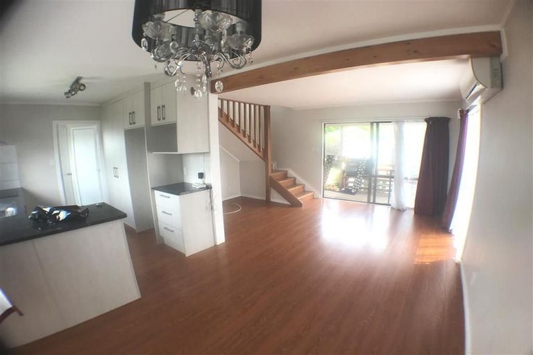 Photo of property in 60b Megan Avenue, Pakuranga Heights, Auckland, 2010