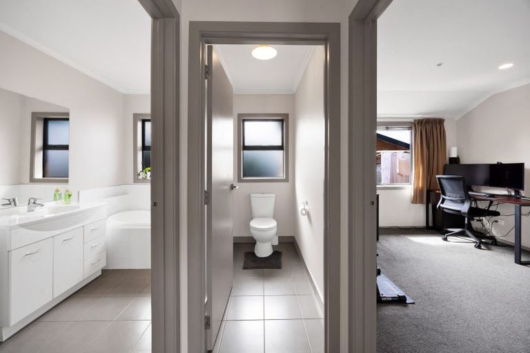 Photo of property in 5a James Drive, Bell Block, New Plymouth, 4312