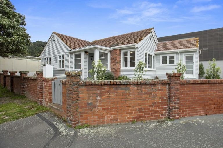 Photo of property in 36 Inglis Street, Seatoun, Wellington, 6022