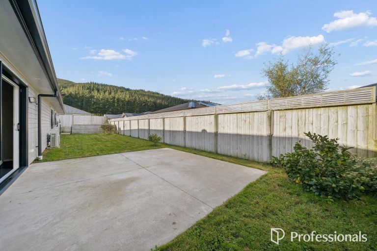 Photo of property in 6 Jack Vaughan Grove, Wainuiomata, Lower Hutt, 5014