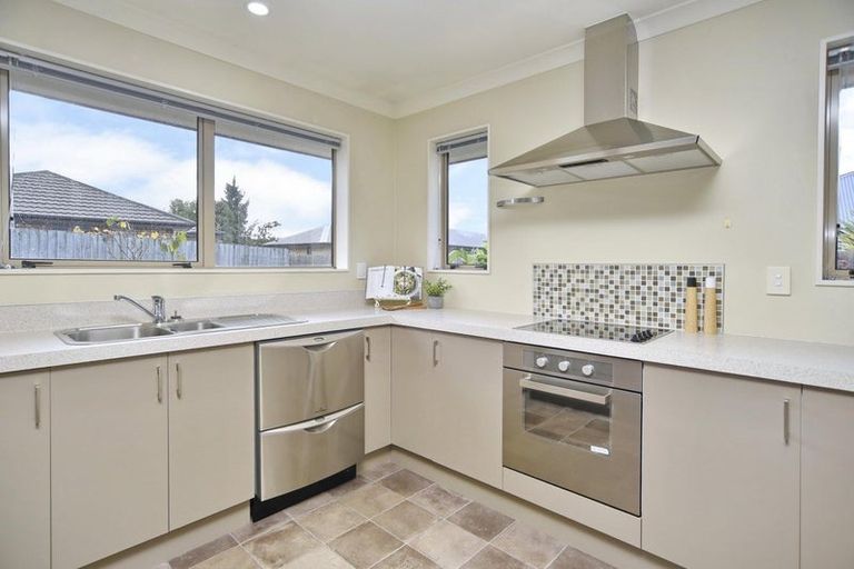Photo of property in 7 Kowhai Avenue, Rangiora, 7400