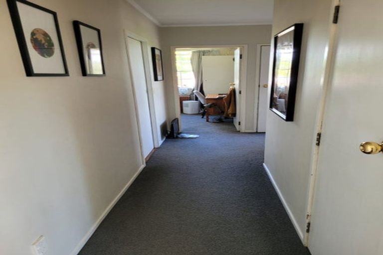 Photo of property in 64a Captain Scott Road, Glen Eden, Auckland, 0602