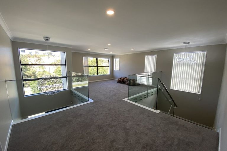 Photo of property in 30 Godfrey Drive, Orewa, 0931