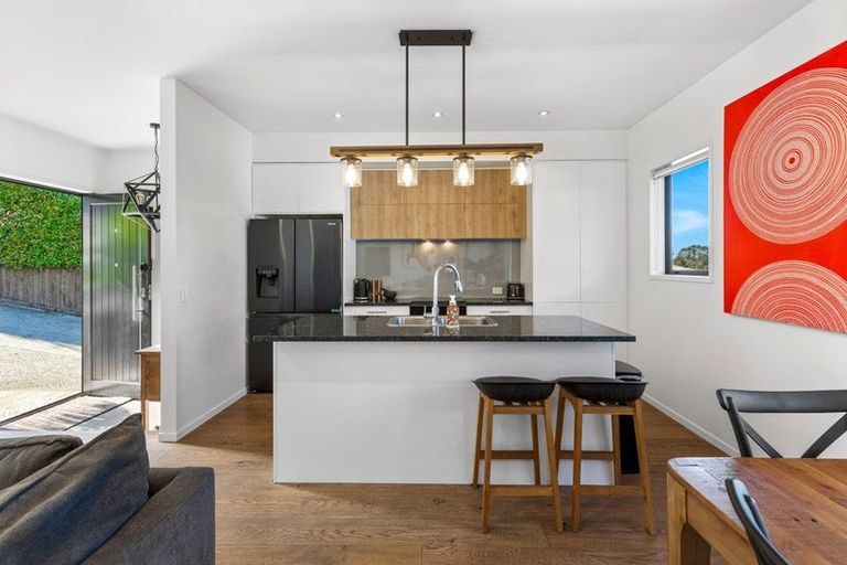 Photo of property in 24 Edgerton Road, Te Atatu Peninsula, Auckland, 0610