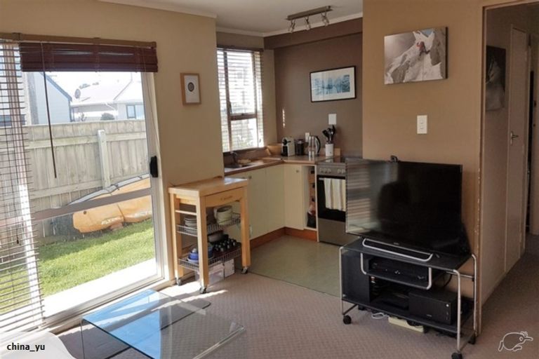 Photo of property in 102u1 Lyall Parade, Lyall Bay, Wellington, 6022