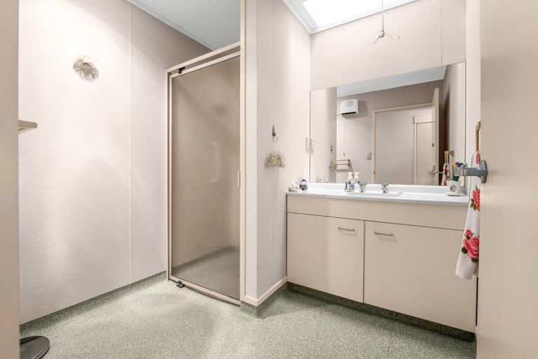 Photo of property in 93 Grosvenor Gardens, Flagstaff, Hamilton, 3210