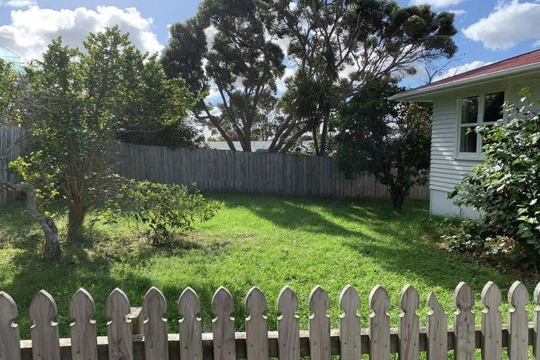 Photo of property in 14 Hepper Street, New Lynn, Auckland, 0600