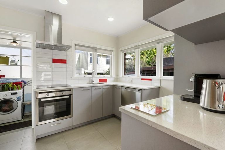 Photo of property in 18a Eversleigh Road, Belmont, Auckland, 0622