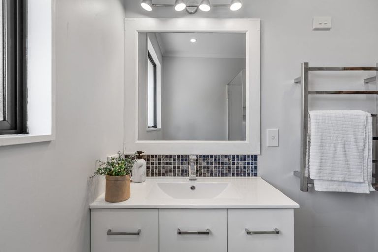 Photo of property in 12 Whiting Drive, Wakefield, 7025