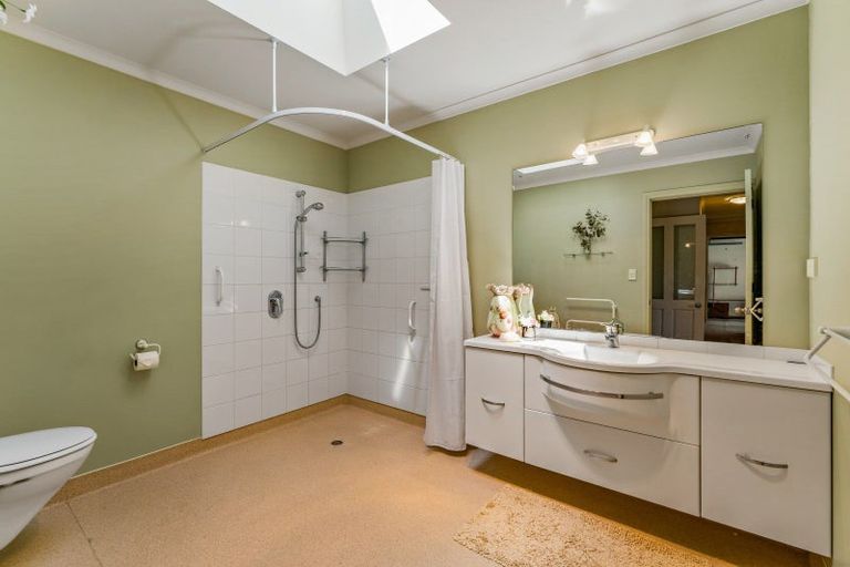 Photo of property in 202b South Road, Caversham, Dunedin, 9012