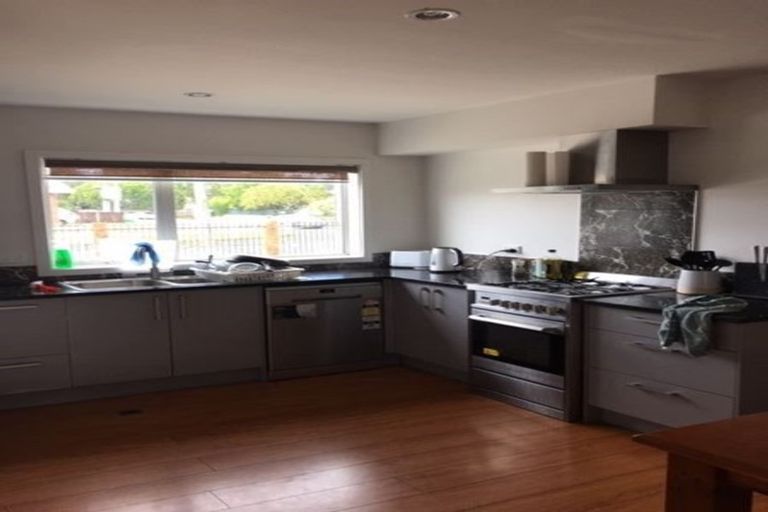 Photo of property in 1u2 June Place, Hamilton East, Hamilton, 3216