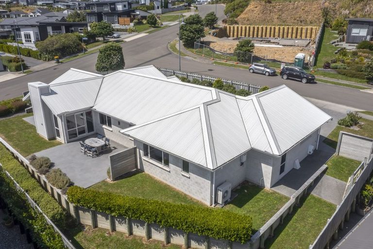 Photo of property in 2 Pacific View, Whitby, Porirua, 5024
