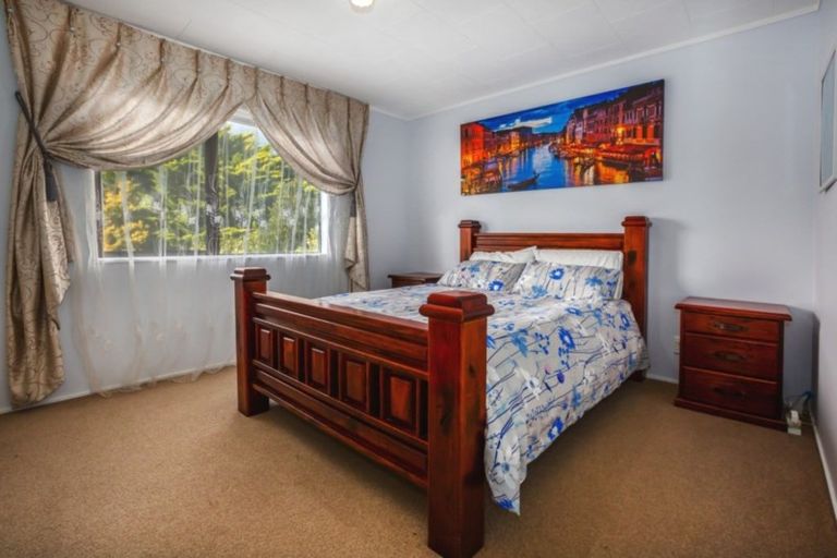 Photo of property in 71 Omapere Street, Whitby, Porirua, 5024