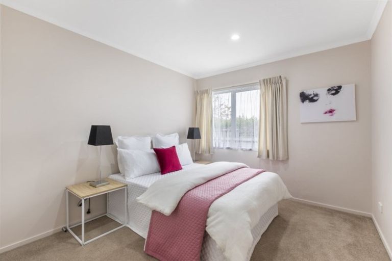 Photo of property in 1 Poaka Avenue, Takanini, 2112