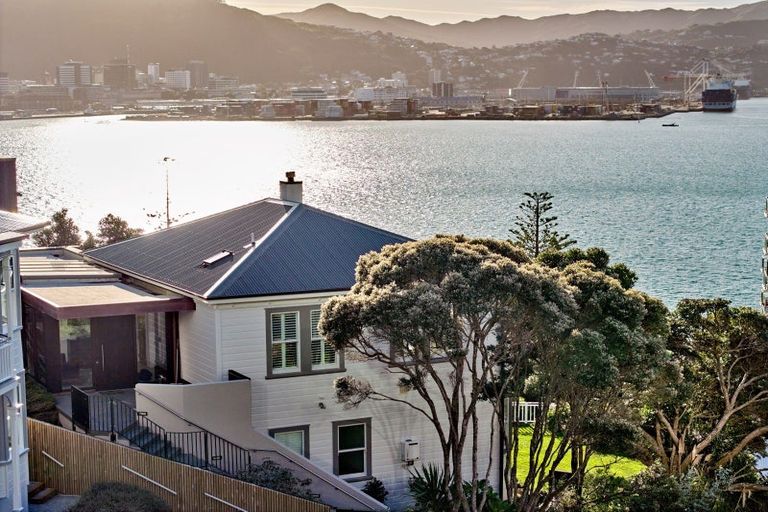Photo of property in 10 Hay Street, Oriental Bay, Wellington, 6011