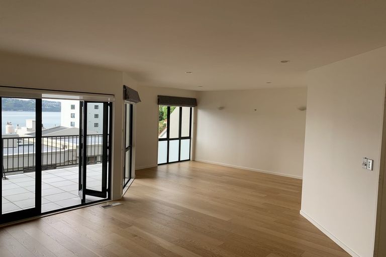 Photo of property in 10/22u Oriental Terrace, Oriental Bay, Wellington, 6011