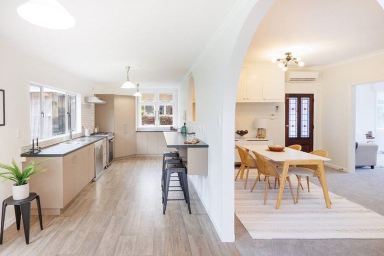 Photo of property in 20 Karina Terrace, Roslyn, Palmerston North, 4414