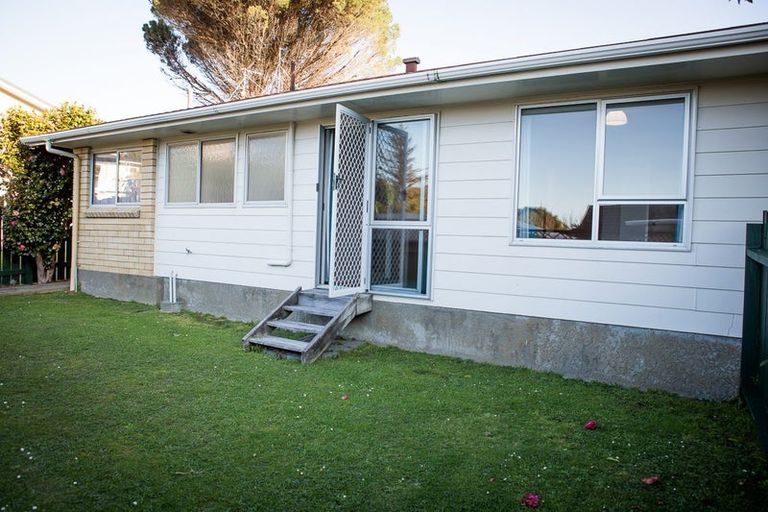 Photo of property in 1a Burdendale Grove, Churton Park, Wellington, 6037
