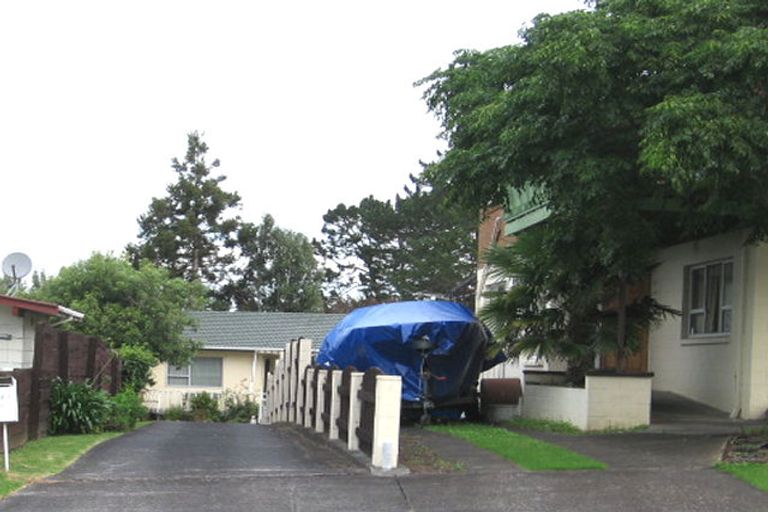 Photo of property in 2/341 Royal Road, Massey, Auckland, 0614