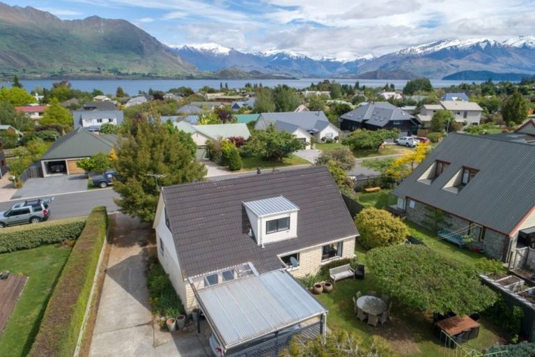 Photo of property in 86 Hunter Crescent, Wanaka, 9305