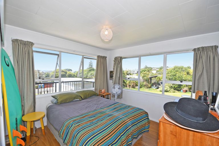 Photo of property in 44 Hauraki Road, Leigh, Warkworth, 0985