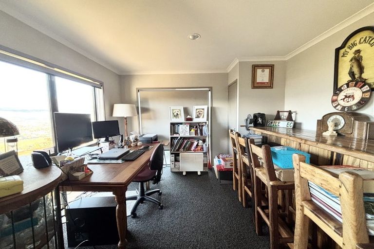 Photo of property in 35 Percy Kinsman Crescent, Riverstone Terraces, Upper Hutt, 5018