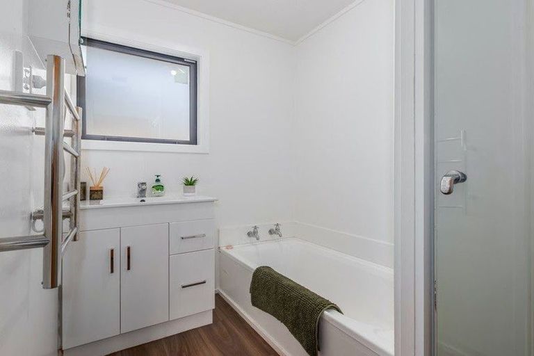 Photo of property in 49a Albatross Close, Whitby, Porirua, 5024