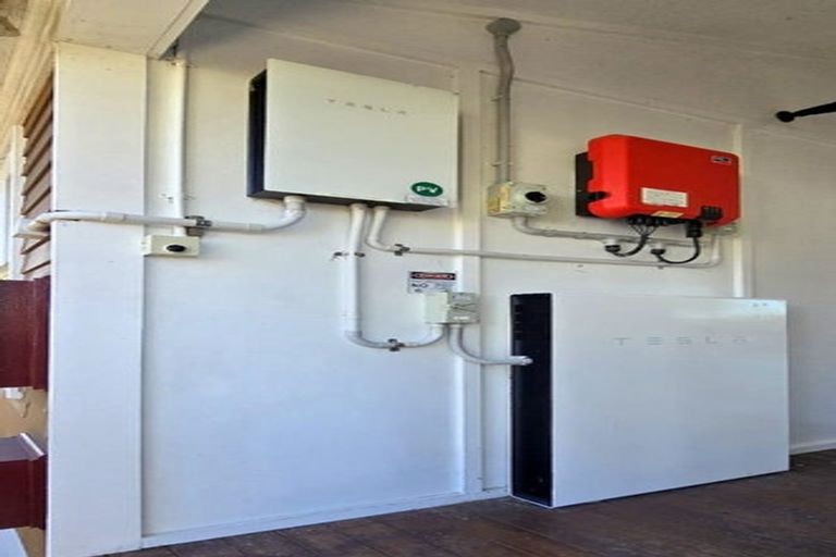 Photo of property in 5 Paulange Place, Pakuranga Heights, Auckland, 2010