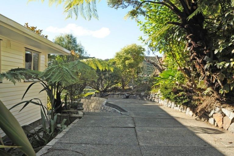 Photo of property in 61 Allington Road, Karori, Wellington, 6012