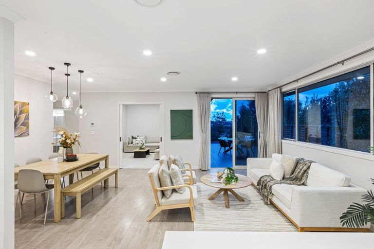 Photo of property in 11 Ian Gordon Lane, Orewa, 0931